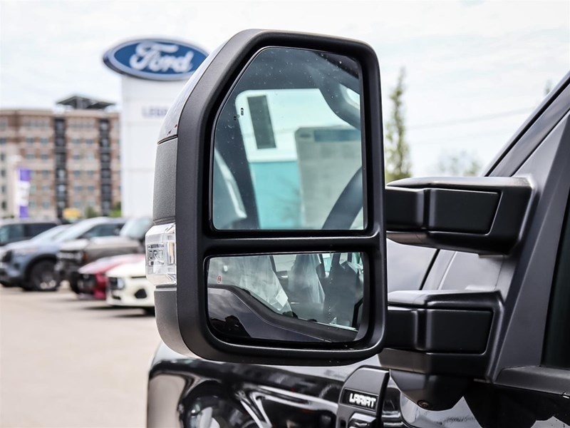 2025 FORD F-350 LARIAT 4WD CREW CAB 6.75' BOX