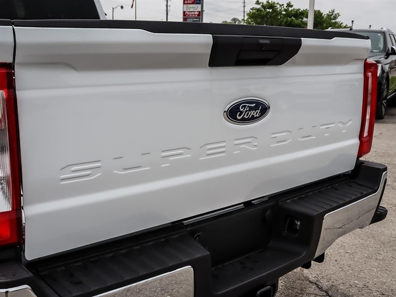 2025 FORD F-350 XLT 4WD CREW CAB 6.75' BOX