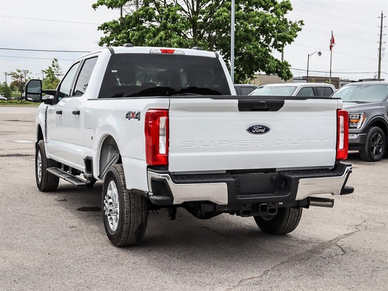 2025 FORD F-350 XLT 4WD CREW CAB 6.75' BOX