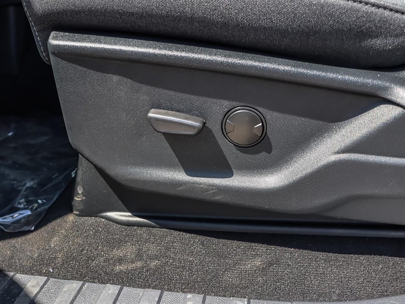 2025 FORD F-350 XLT 4WD CREW CAB 6.75' BOX