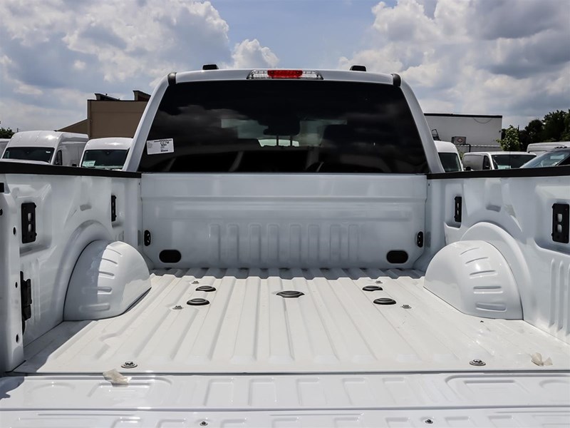 2025 FORD F-350 XLT 4WD CREW CAB 6.75' BOX