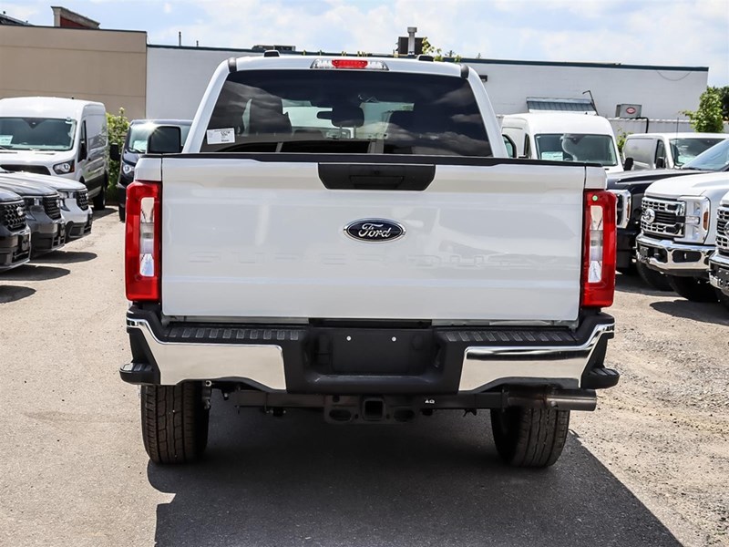 2025 FORD F-350 XLT 4WD CREW CAB 6.75' BOX