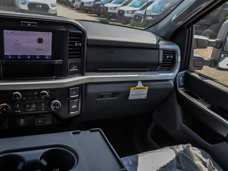 2025 FORD F-350 XLT 4WD CREW CAB 6.75' BOX