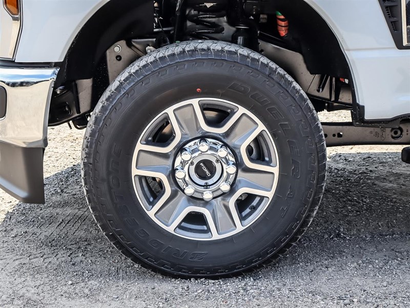 2025 FORD F-350 XLT 4WD CREW CAB 6.75' BOX