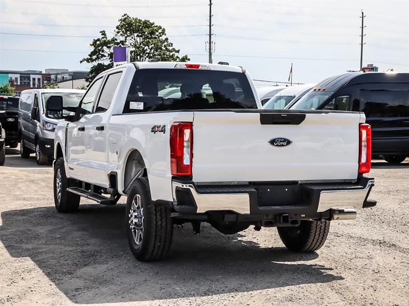 2025 FORD F-350 XLT 4WD CREW CAB 6.75' BOX