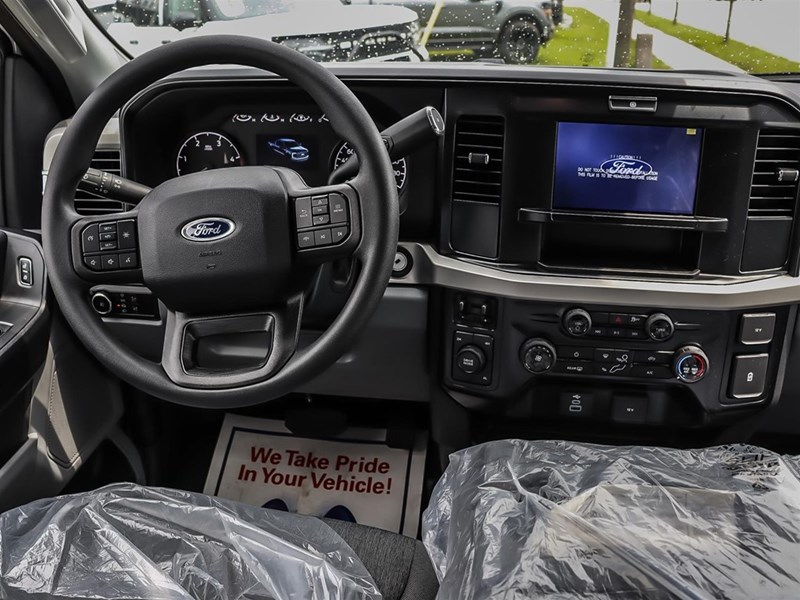 2025 FORD SUPER DUTY F-550 DRW XL 4WD CREW CAB 179