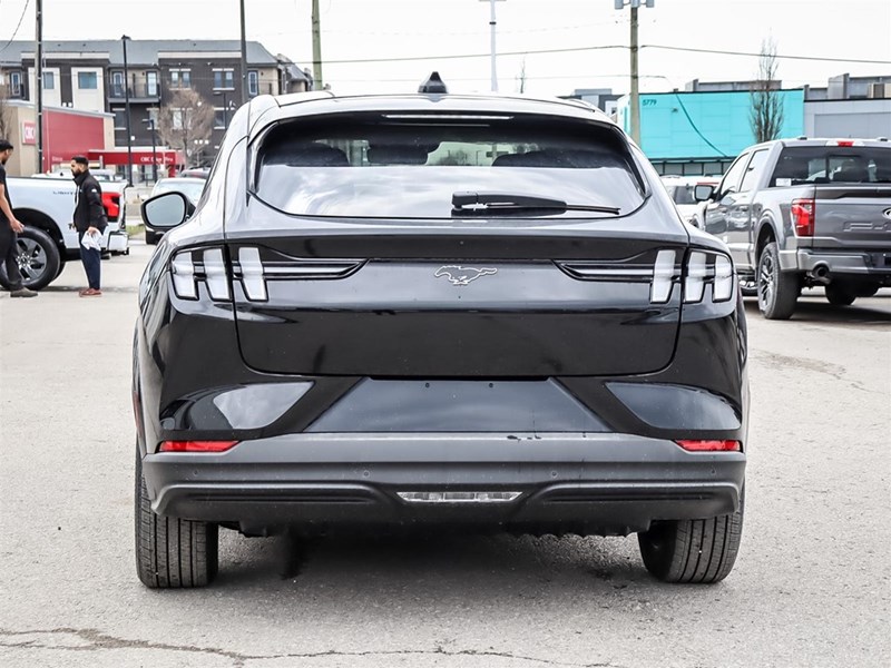 2025 FORD MUSTANG MACH-E PREMIUM AWD