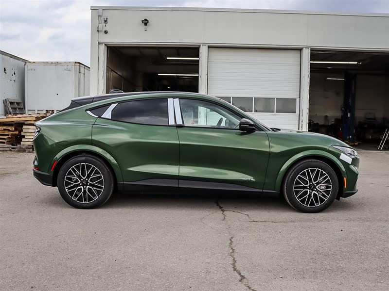2025 FORD MUSTANG MACH-E PREMIUM AWD