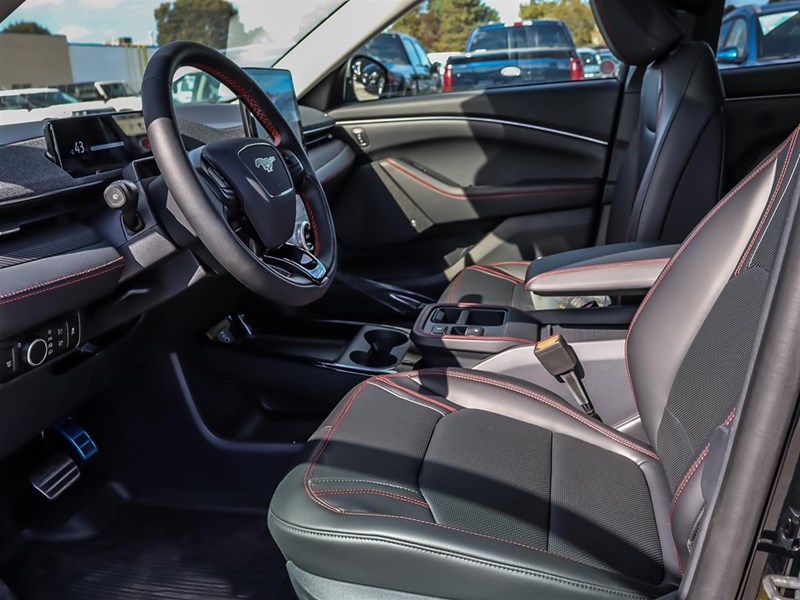 2025 FORD MUSTANG MACH-E PREMIUM AWD