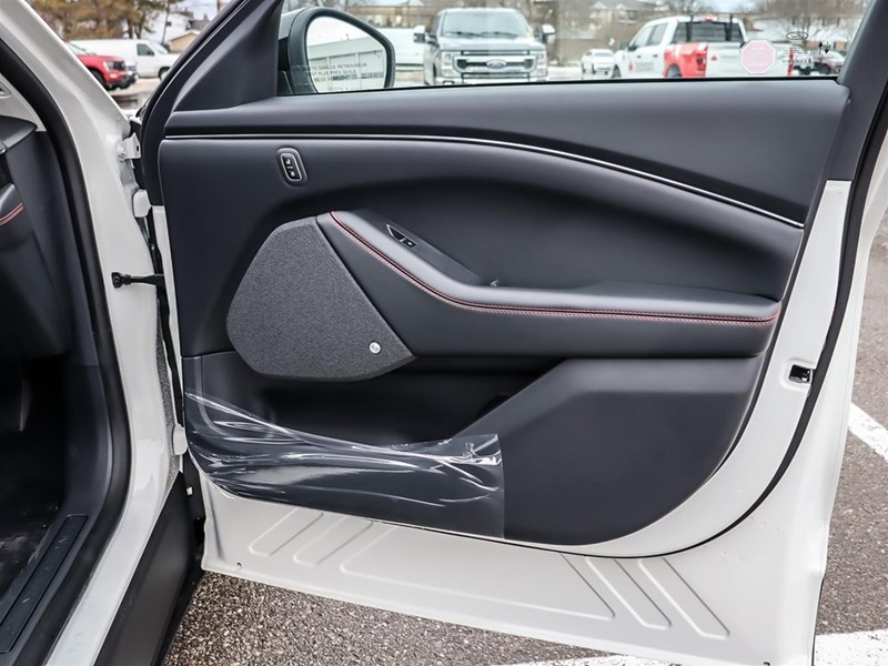 2025 Ford Mustang Mach-E Premium AWD