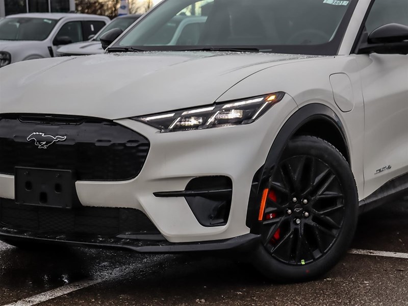 2025 Ford Mustang Mach-E Premium AWD