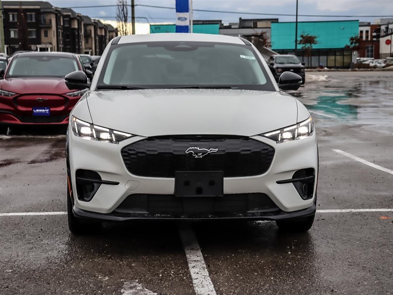 2025 Ford Mustang Mach-E Premium AWD
