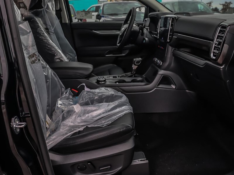 2025 Ford Ranger LARIAT 4WD SuperCrew 5' Box