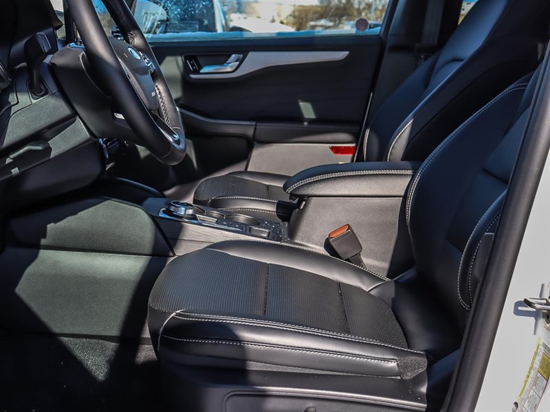 2026 Ford Escape Platinum AWD