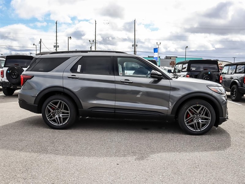 2026 Ford Explorer ST 4WD