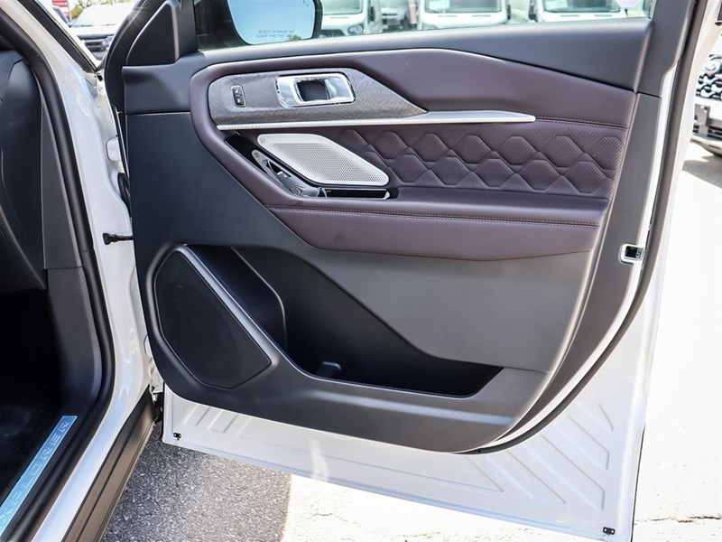 2026 Ford Explorer Platinum 4WD