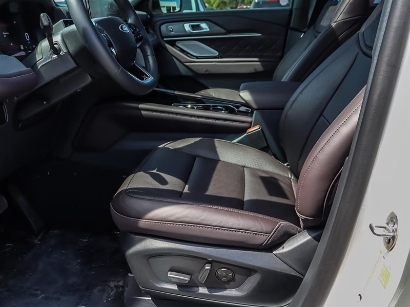 2026 Ford Explorer Platinum 4WD