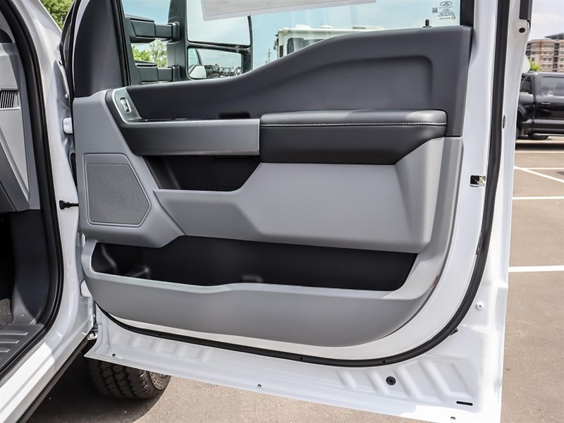 2026 Ford F-250 XL 4WD Reg Cab 8' Box