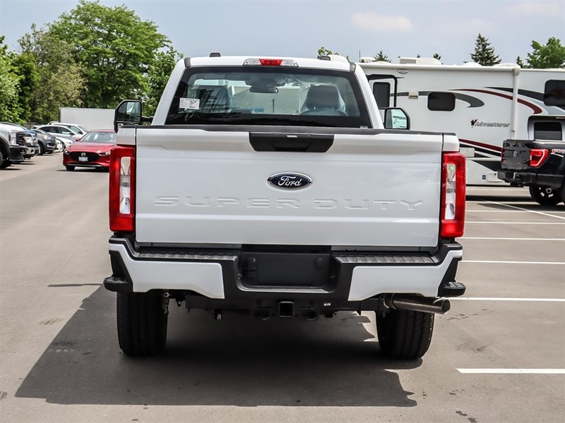2026 Ford F-250 XL 4WD Reg Cab 8' Box