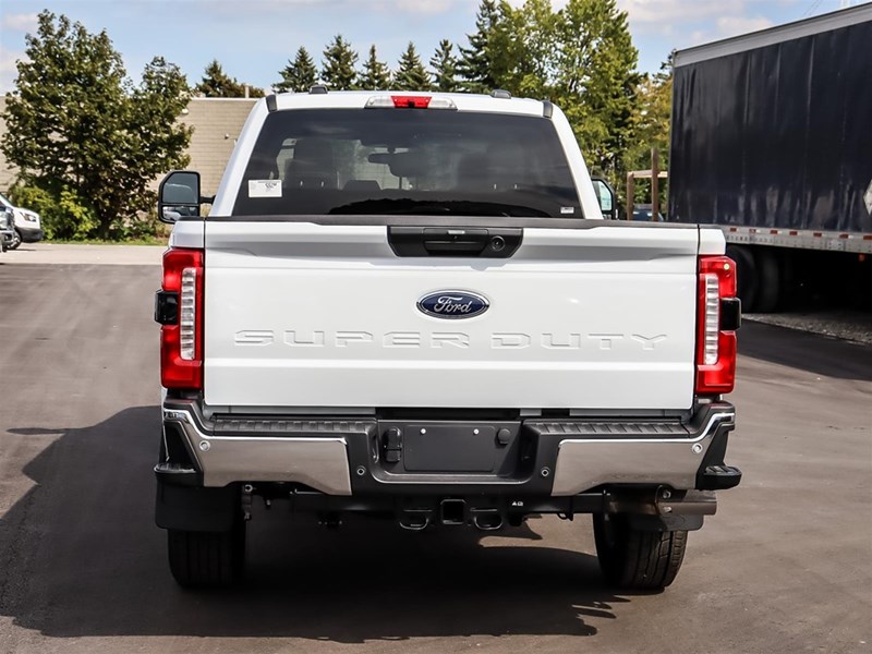 2026 FORD F-350 XLT 4WD CREW CAB 8' BOX