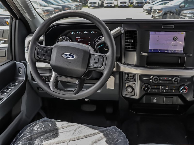 2026 FORD F-350 XLT 4WD CREW CAB 8' BOX