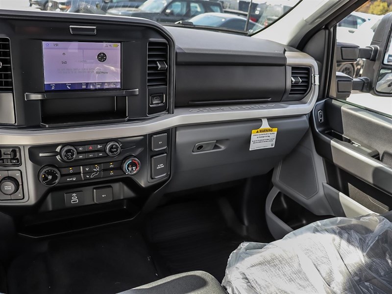 2026 FORD F-350 XLT 4WD CREW CAB 8' BOX