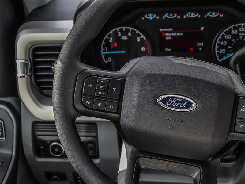 2026 FORD F-350 XLT 4WD CREW CAB 8' BOX