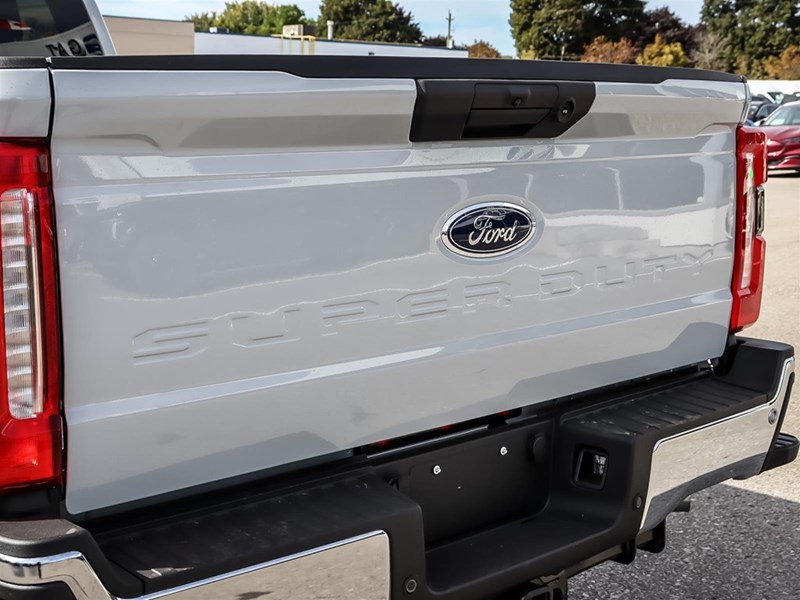 2026 FORD F-350 XLT 4WD CREW CAB 8' BOX