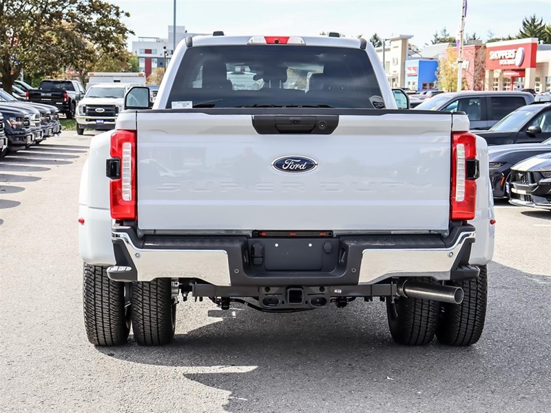 2026 FORD F-350 XLT 4WD CREW CAB 8' BOX