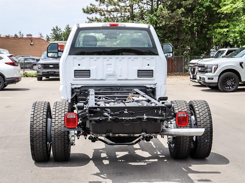2026 Ford Super Duty F-550 Drw XL 4WD Reg Cab 145