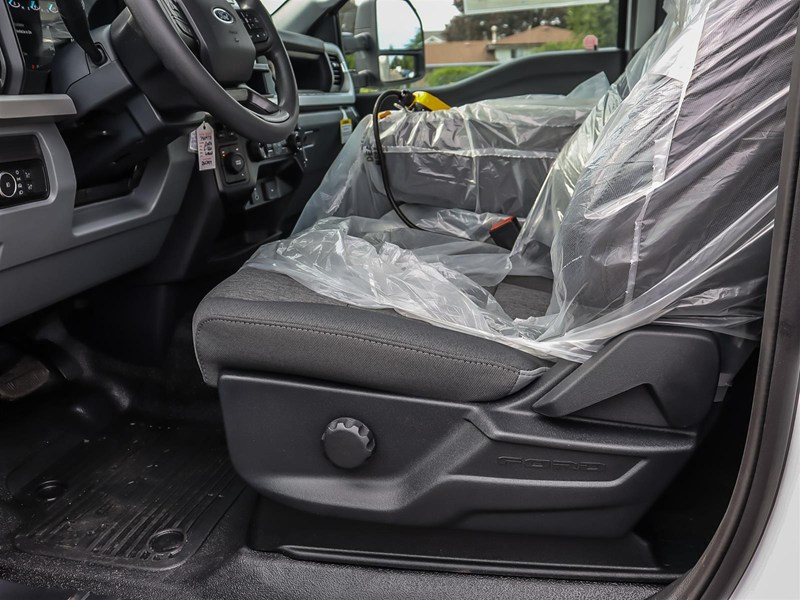 2026 Ford Super Duty F-550 Drw XL 4WD Reg Cab 145