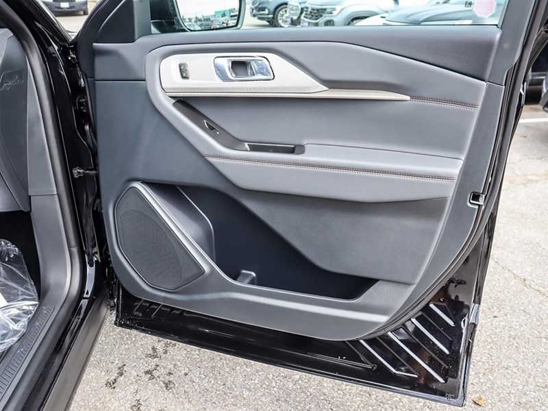 2027 Ford Explorer Active W/200A Pkg 4WD