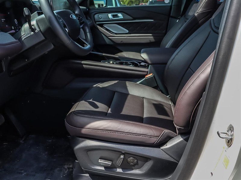 2026 Ford Explorer Platinum 4WD
