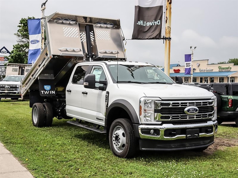 2025 FORD SUPER DUTY F-550 DRW XL 4WD CREW CAB 179