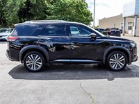 2022 Nissan Pathfinder Platinum 4WD