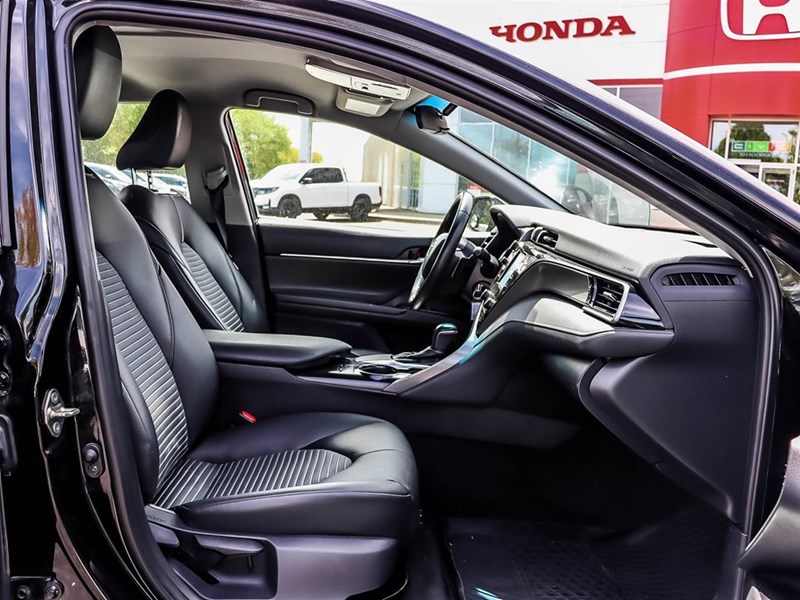2019 Toyota Camry SE Auto