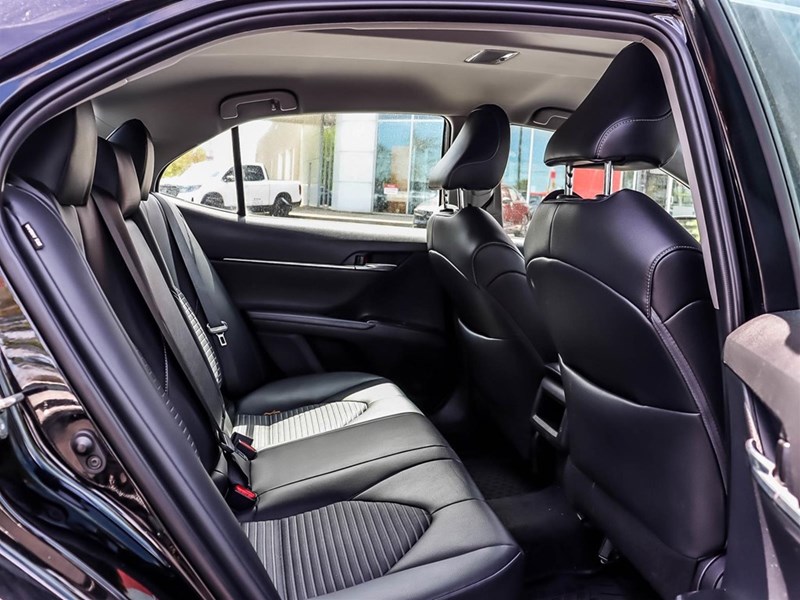 2019 Toyota Camry SE Auto