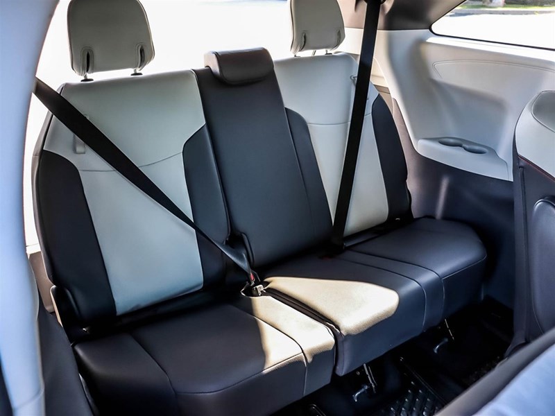 2021 Toyota Sienna XSE 7-Passenger AWD