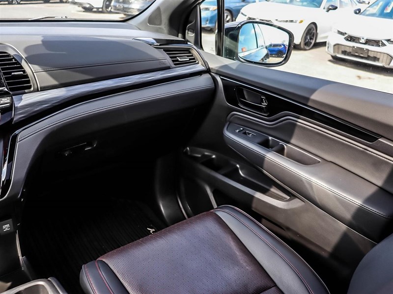 2025 Honda Odyssey Black Edition Auto
