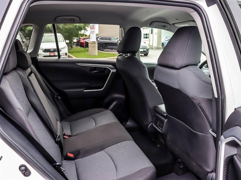 2025 Toyota Rav4 LE AWD