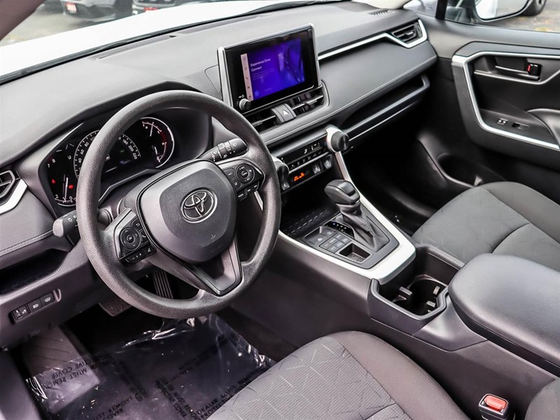 2025 Toyota Rav4 LE AWD