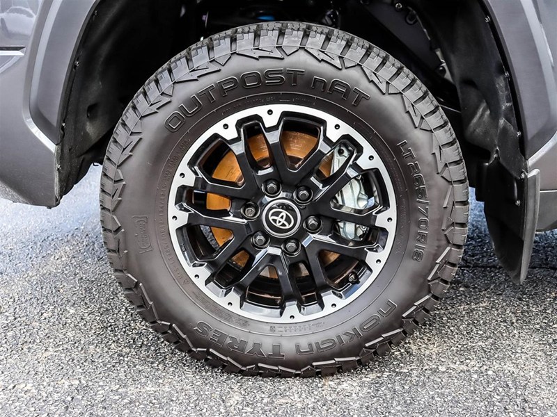 2026 Toyota Tundra 4X4 Crewmax SR