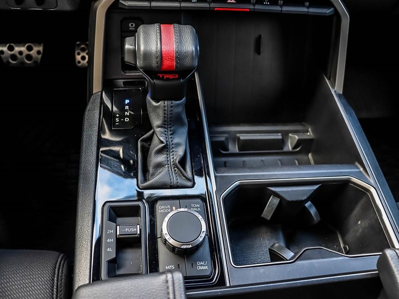 2026 Toyota Tundra 4X4 Crewmax SR