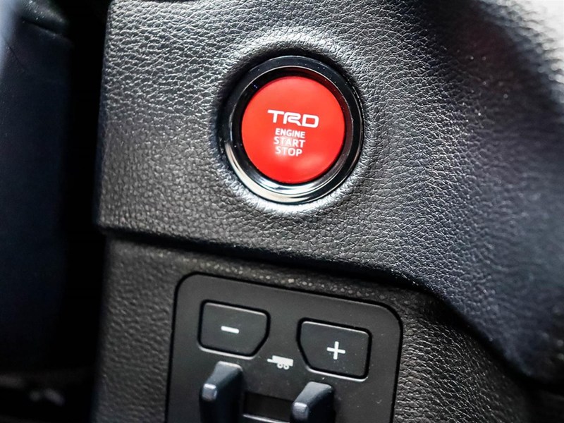 2026 Toyota Tundra 4X4 Crewmax SR