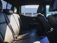 2022 Toyota Tacoma TRD Sport Prem / Sunroof/Clean Carfax