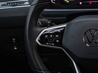 2022 Volkswagen Tiguan Highline R-Line | Sunroof | Leather | 360 Camera