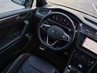 2022 Volkswagen Tiguan Highline R-Line | Sunroof | Leather | 360 Camera