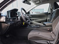 2023 Hyundai Elantra Essential | Apple Carplay | Heated Seats