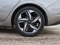 2023 Hyundai Elantra HEV Luxury | Heated & Cooled Seats | Great Fuel Saving