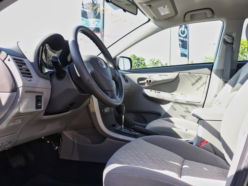 2009 Toyota Corolla CE | Auto | A/C | Reliable